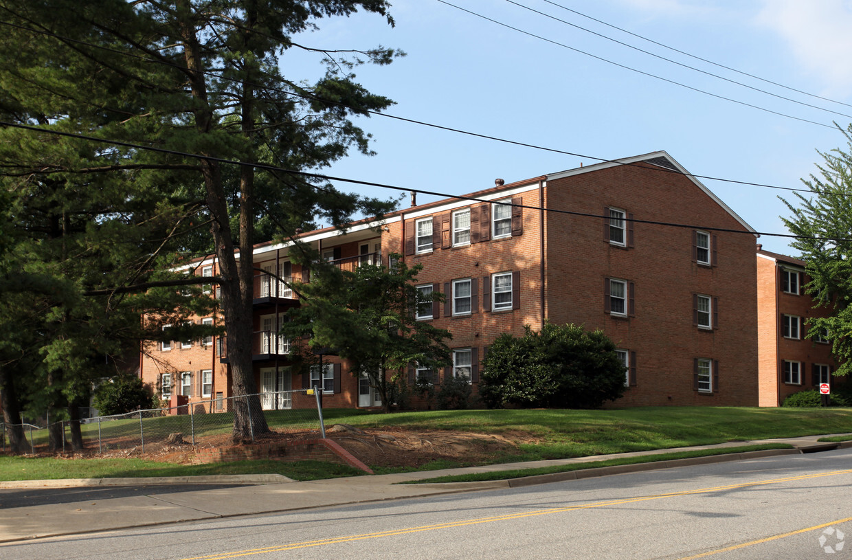 Primary Photo - UMW Apartments