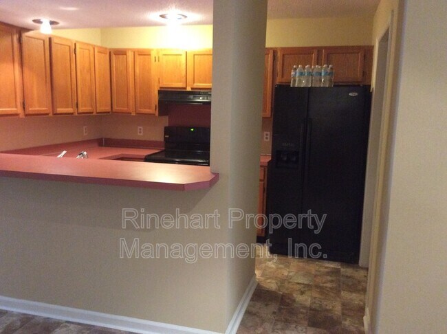 Building Photo - 2324 Brookview Court