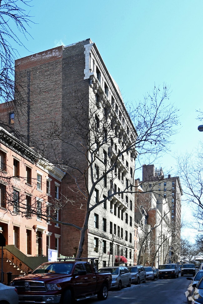 Building Photo - 41 W 83rd St