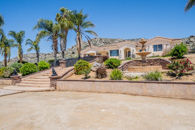 Foto del edificio - 17425 Cyrus Ln