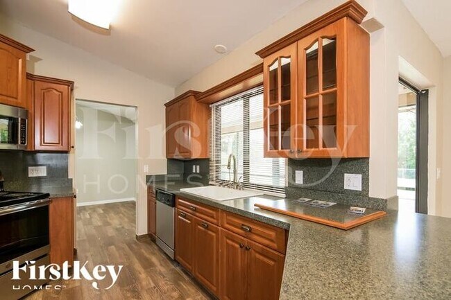 Foto del edificio - 17365 Holmes Ave