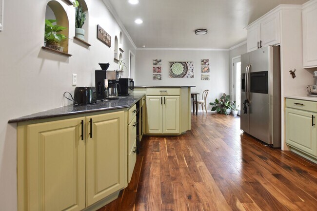 Foto del edificio - Pet Friendly Three Bedroom with Basement!