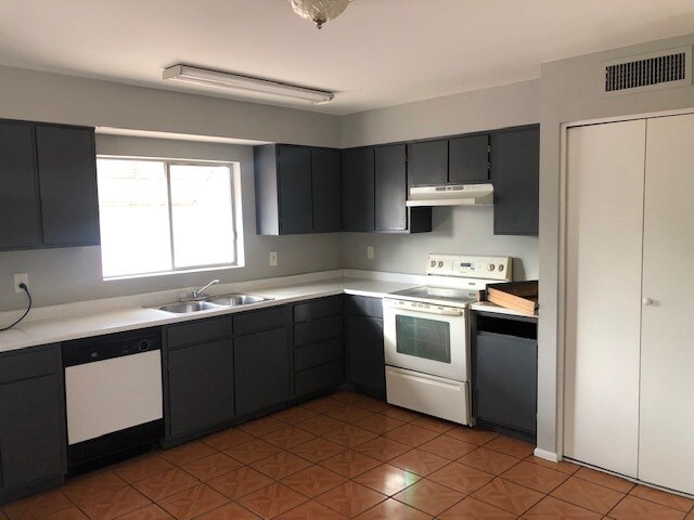 Foto del edificio - 5716 N 69th Dr