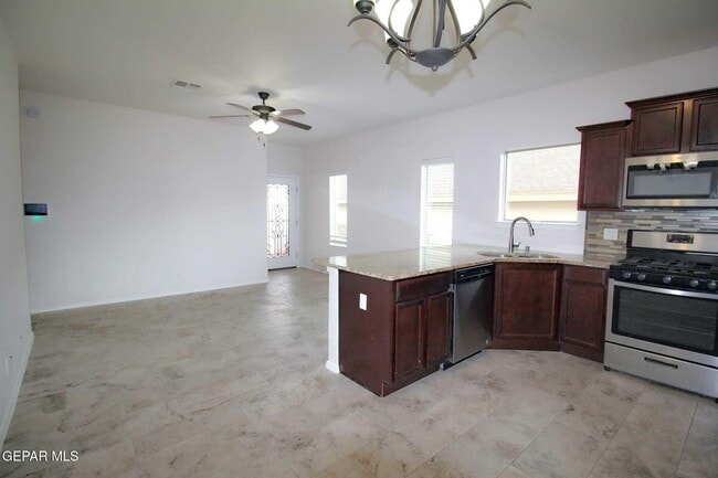 Building Photo - 13276 Emerald Isle St