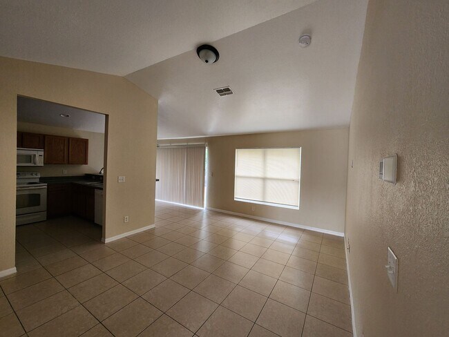 Foto del edificio - 1950-1952 Laverna Ave