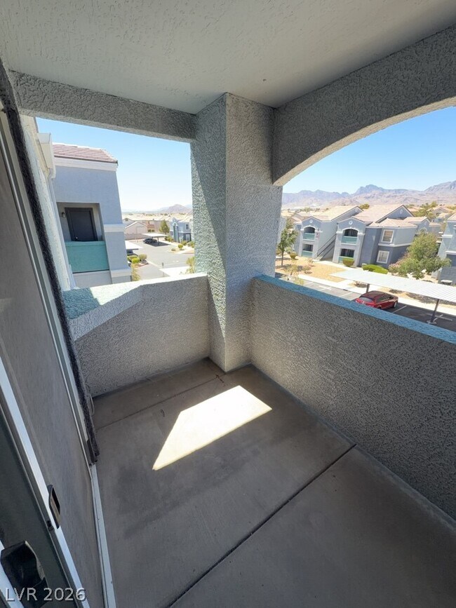 Foto del edificio - 6955 N Durango Dr
