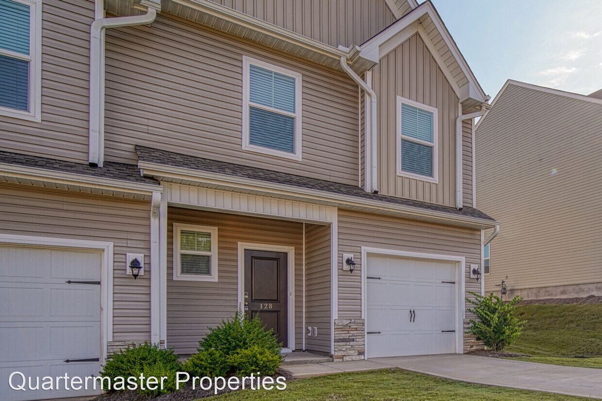 3 br, 2.5 bath House 128 Clingstone Trail House Rental in Duncan