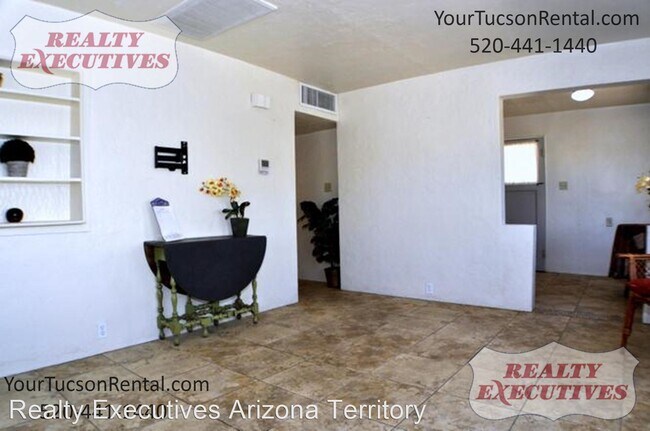 Building Photo - 2 br, 1 bath House - 3053 N Flanwill Blvd