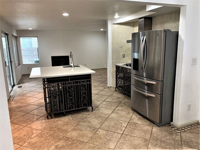 Foto del edificio - Beautiful 3 Bedroom / 2.5 Bath home in des...
