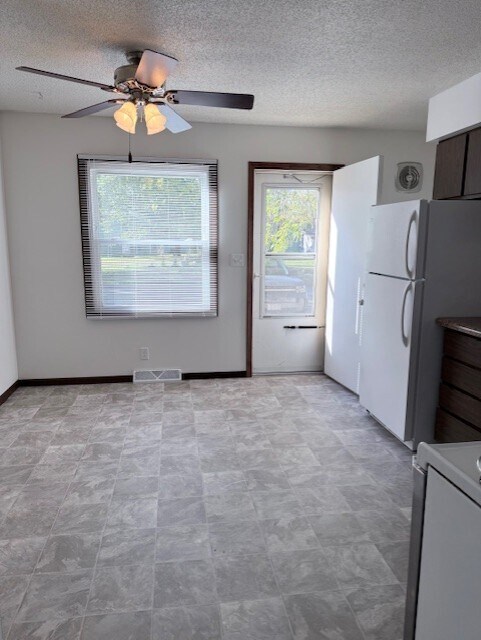 1 dormitorio/estudio-cocina - Valley View Townhomes