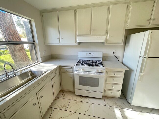 Quartz Countertops - 31555 Lindero Canyon Rd
