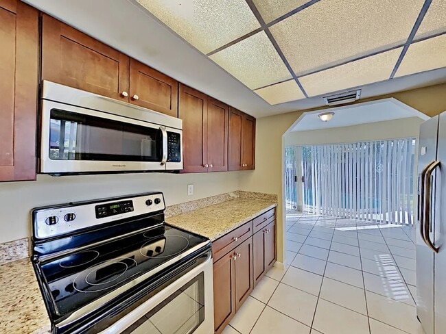 Foto del edificio - 2242 NE 62nd St