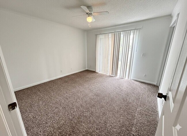 Building Photo - 130 Cypress Way W