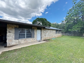 Building Photo - 216 Shadywood Ln