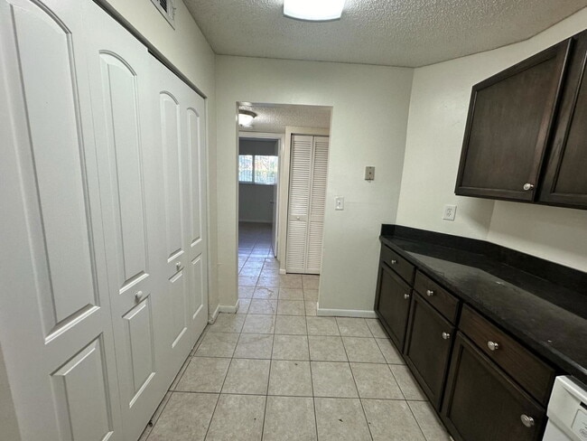 Foto del edificio - 3469 NW 44th St