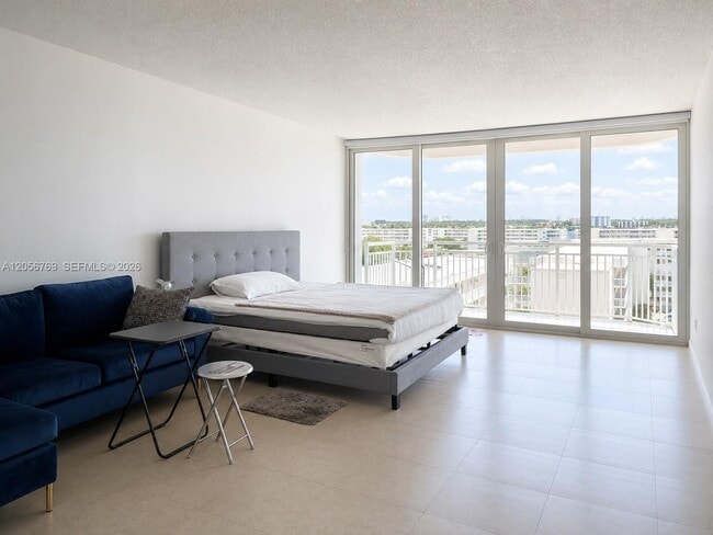 Building Photo - 18041 Biscayne Blvd