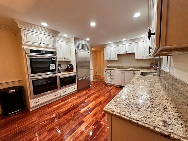 Cocina - 53 Edinboro St