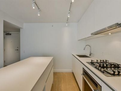Building Photo - 908 Quayside Dr