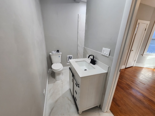 Foto del edificio - 6235 N Claremont Ave