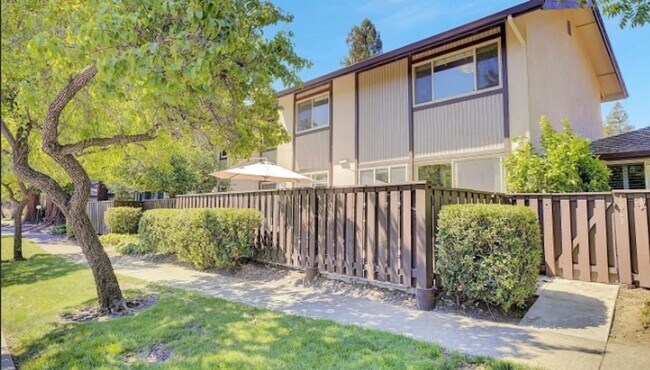 Foto del edificio - 1865 Countrywood Ct