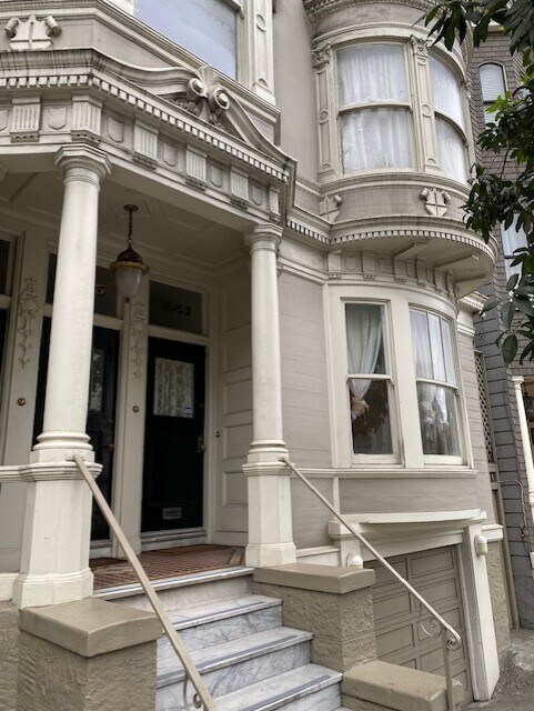 Building Photo - 1957 Pine St