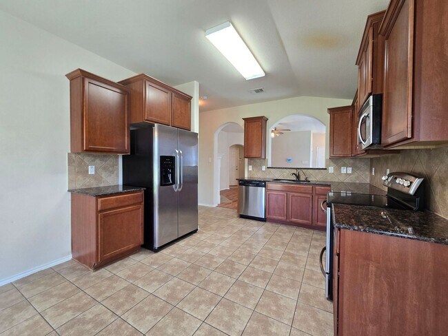Foto del edificio - 4804 Bayer Hollow Dr
