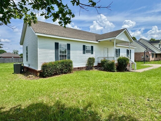 Building Photo - 1520 Hogan Rd