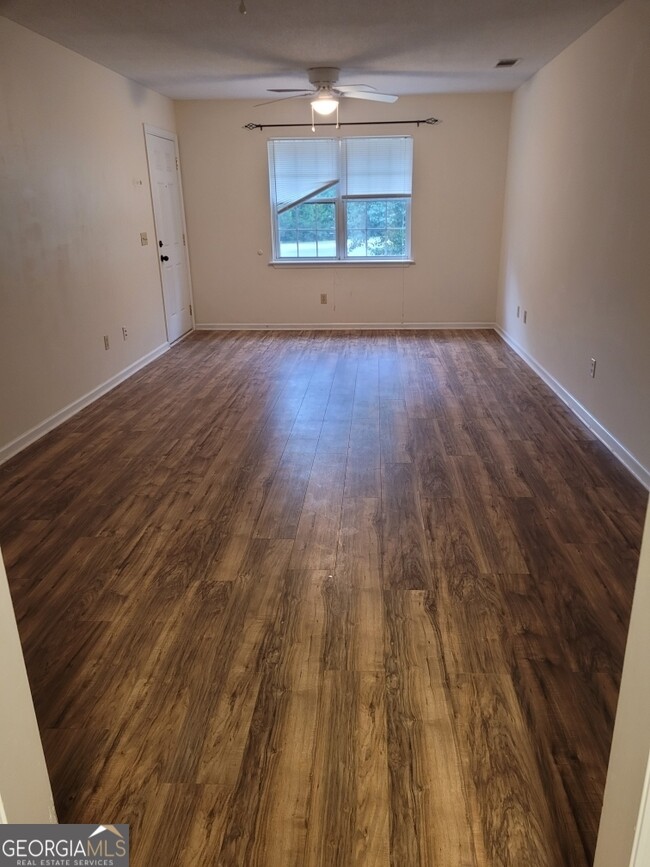 Building Photo - 615 Yorktown Pl