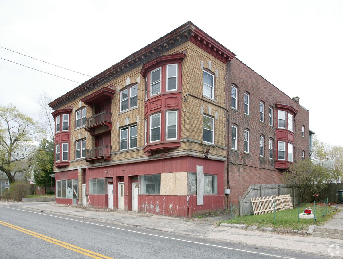 Building Photo - 408-412 S Main St