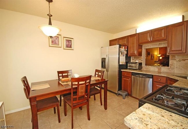 Foto del edificio - 1307 Doolittle Dr