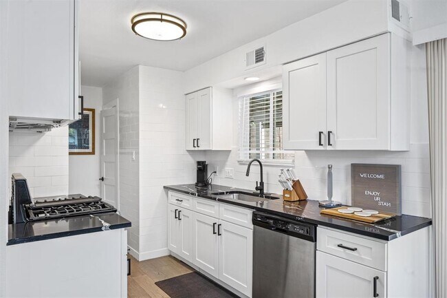 Foto del edificio - 4512 W Village Ct