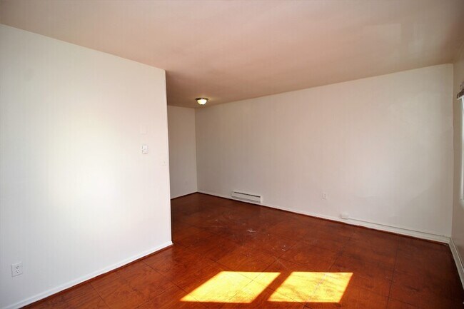 Foto del edificio - 212 E Biddle St