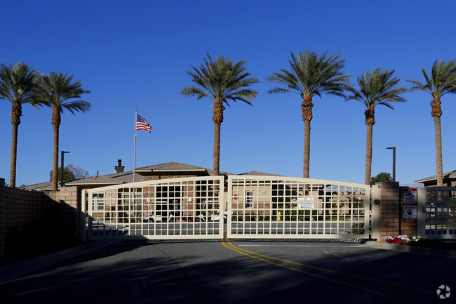 Building Photo - Mountain View Villas