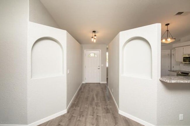 Building Photo - 3 Bedroom, 2.5 Bath, 2 Car Garage Home
