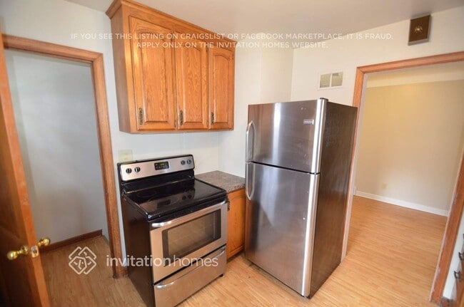 Foto del edificio - 4524 Zenith Ave N