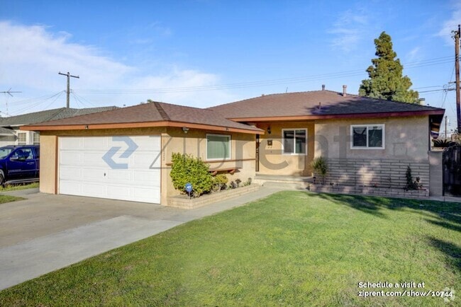 Building Photo - 16422 McRae Ave