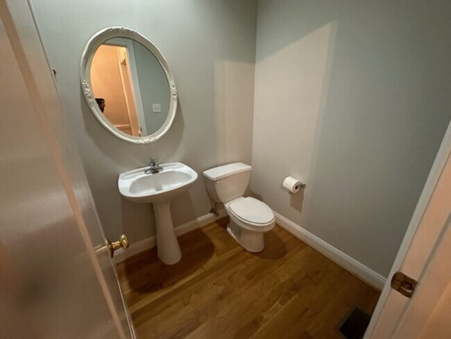 Foto del edificio - Stunning Townhome - Irving Park