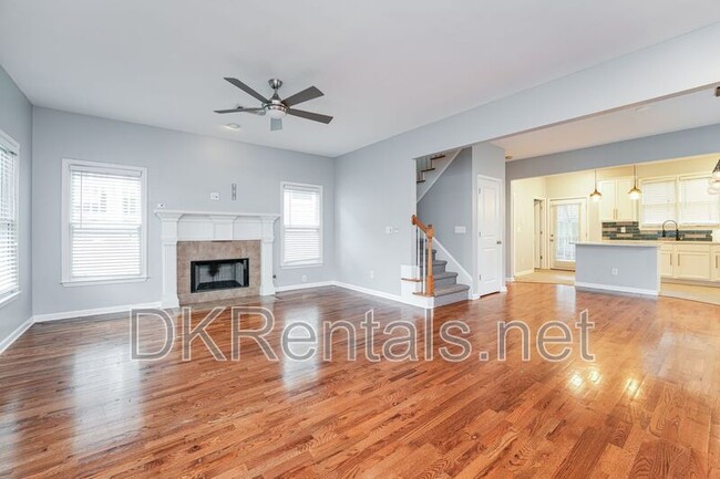 Photo - 617 McDonald St SE House