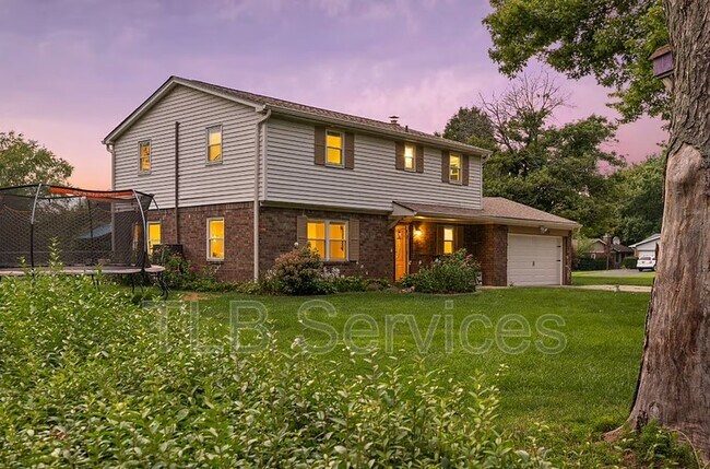Building Photo - 7938 Elm Dr