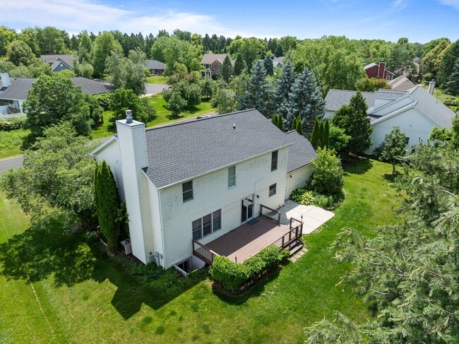 Building Photo - 406 Lakewood Dr