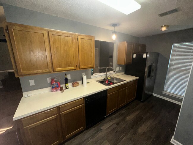 Foto del edificio - 289 Rolling Rock Rd