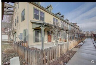 Building Photo - 863 Cecina Ct