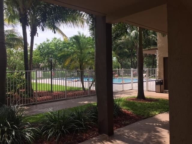 Foto del edificio - 120 Sparrow Dr