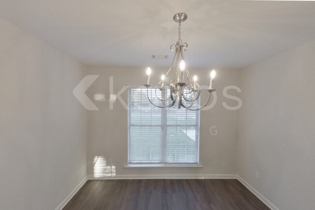 Building Photo - 553 Mt Airy Dr