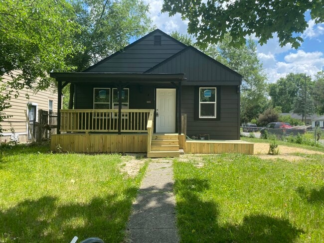 Building Photo - 1701 N Linwood Ave