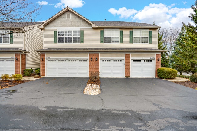 Foto del edificio - 24135 Walnut Cir