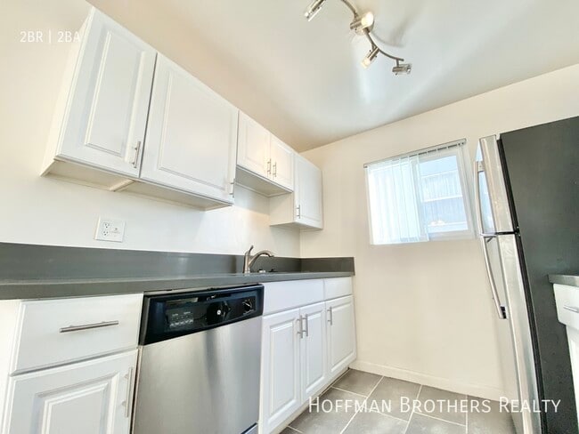 Building Photo - 1808 N Harvard Blvd