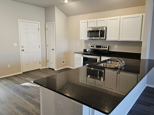 Building Photo - 5451 Eldora Cv