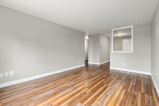 Building Photo - 61 Fairmount St