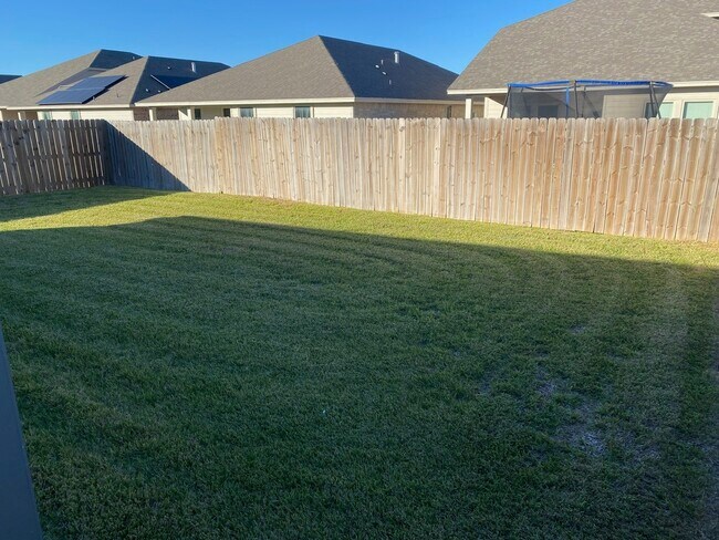 Foto del edificio - 7326 Tristan Dr